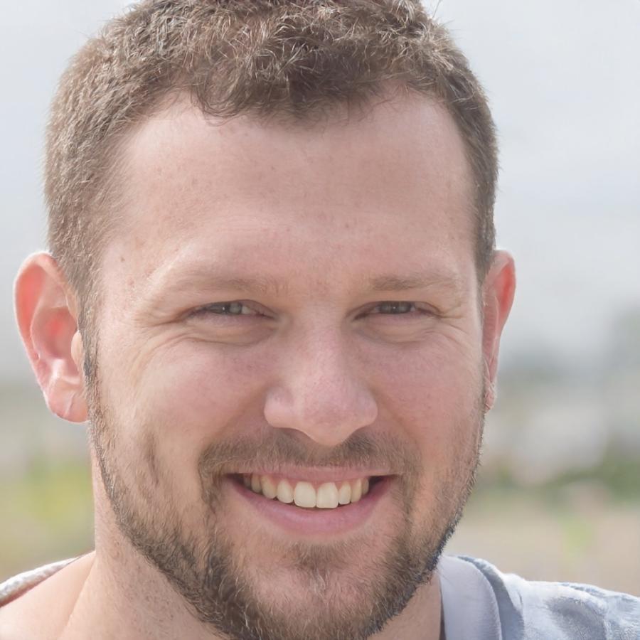 Senior Investment Educator Marcus Thompson